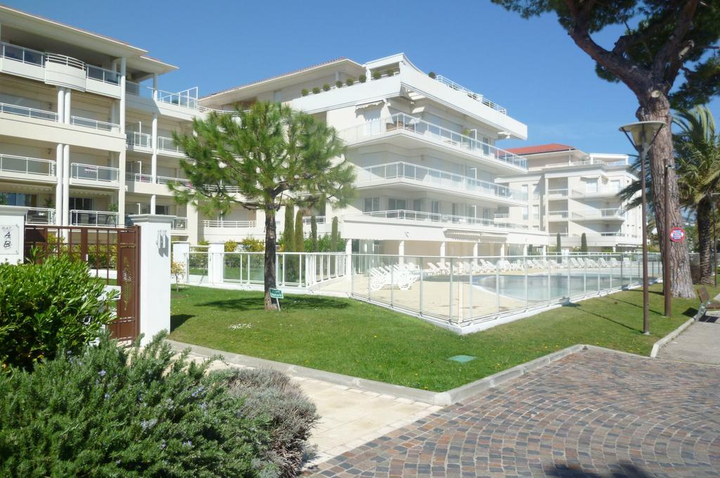 Stunning 2 Bed, 2 Bath Apt On The Cannes Sea Front Has Swimming Pool And Is A Secure Modern Building 464 מראה חיצוני תמונה