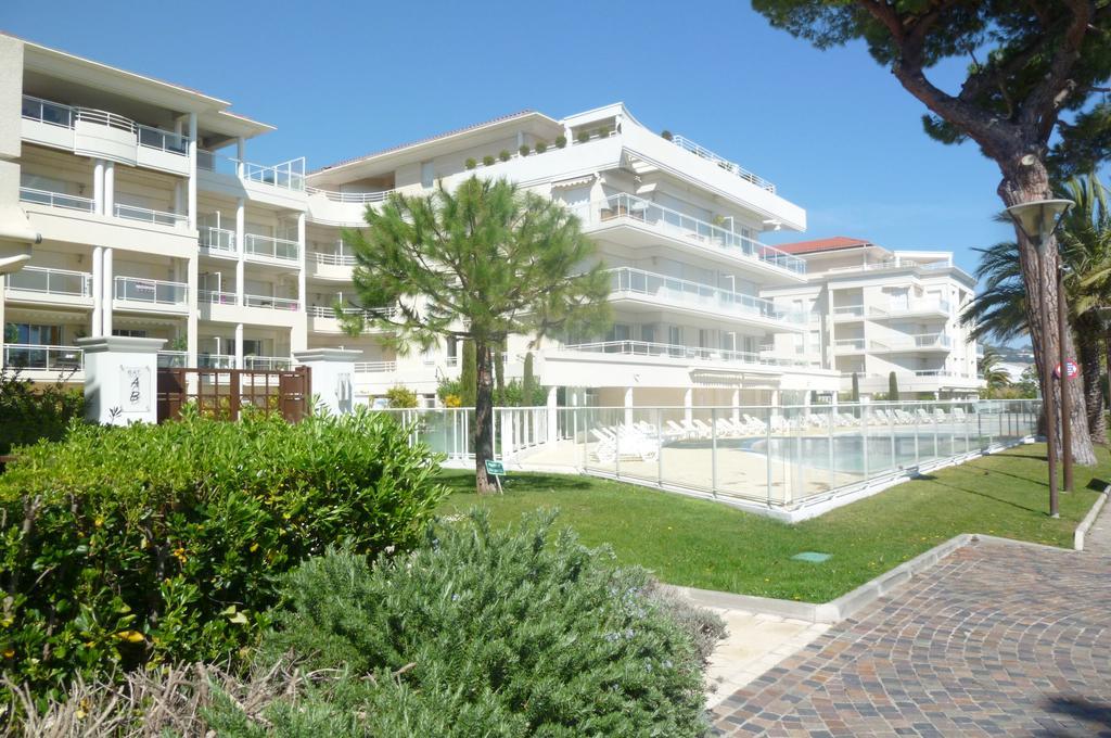 Stunning 2 Bed, 2 Bath Apt On The Cannes Sea Front Has Swimming Pool And Is A Secure Modern Building 464 מראה חיצוני תמונה