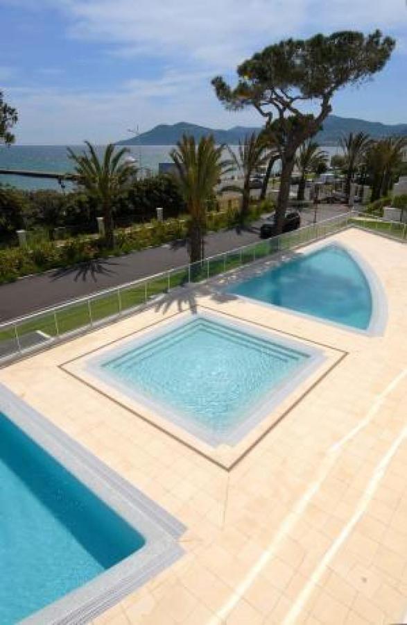 Stunning 2 Bed, 2 Bath Apt On The Cannes Sea Front Has Swimming Pool And Is A Secure Modern Building 464 מראה חיצוני תמונה